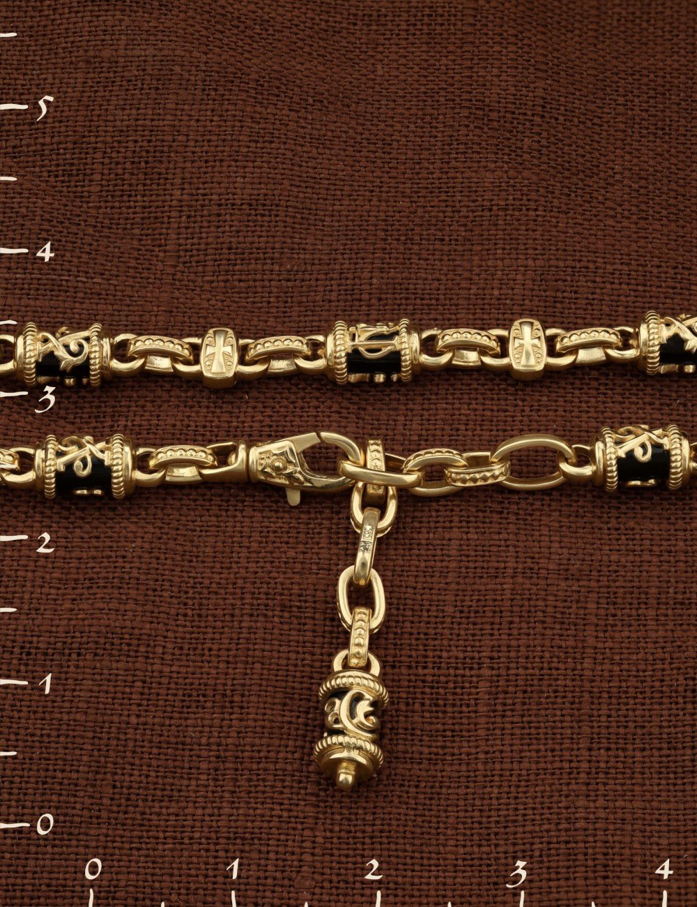 Браслет из лимонного золота c ониксом