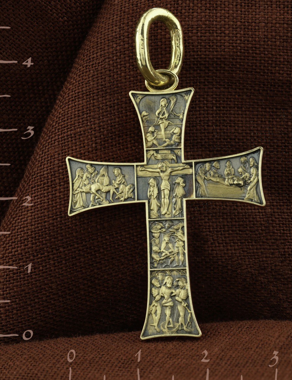 Крест из зелёного золота