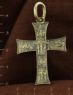 Крест из зелёного золота