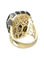 Кольцо из лимонного золота c бриллиантами, рубином, ониксом, малахитом и перламутром