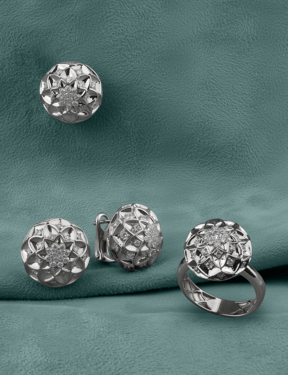 Кольцо из белого золота c бриллиантами