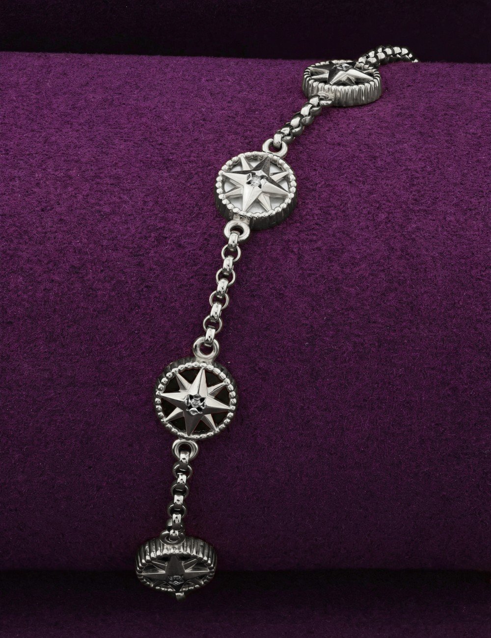 Браслет из белого золота c бриллиантами, ониксом и перламутром