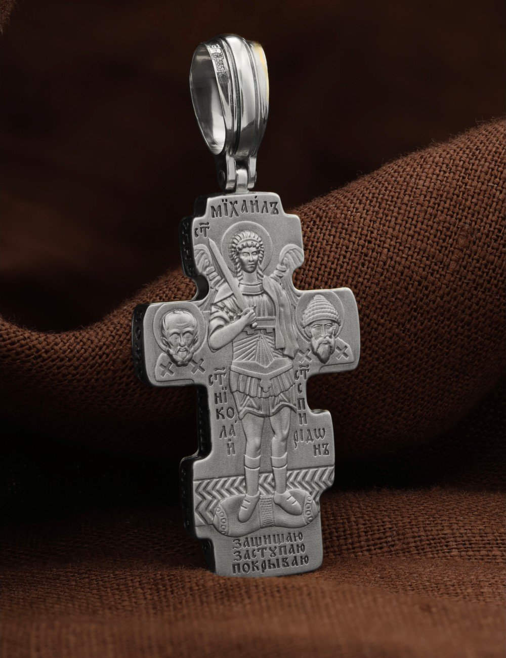 Крест из белого золота