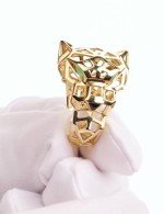 Кольцо из лимонного золота c изумрудом и ониксом