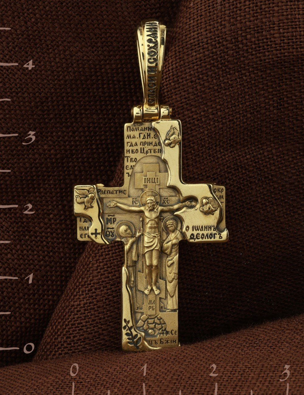 Крест из лимонного золота