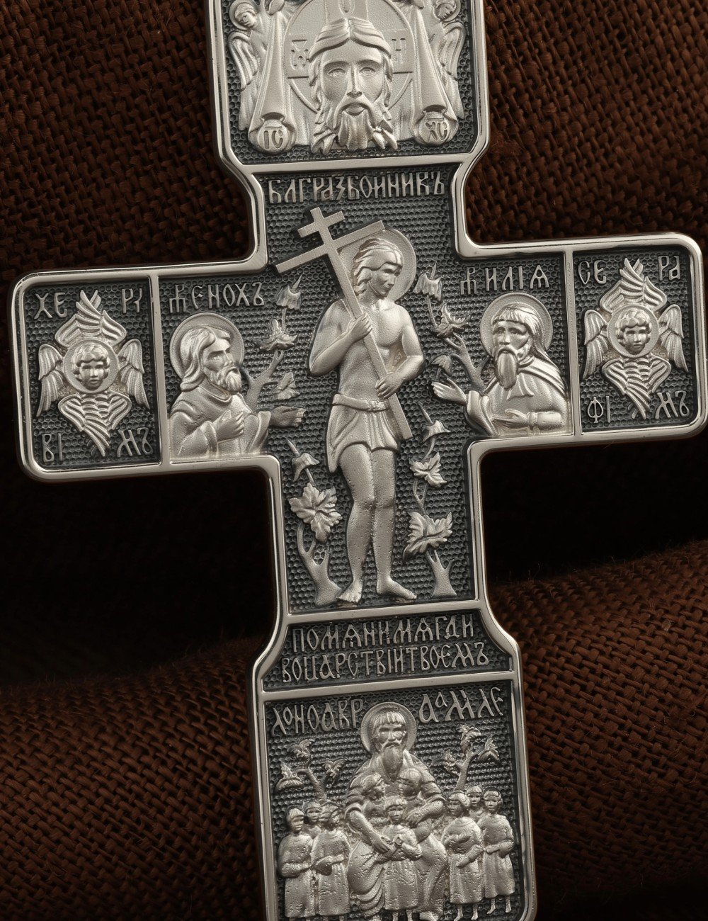 Крест из белого золота