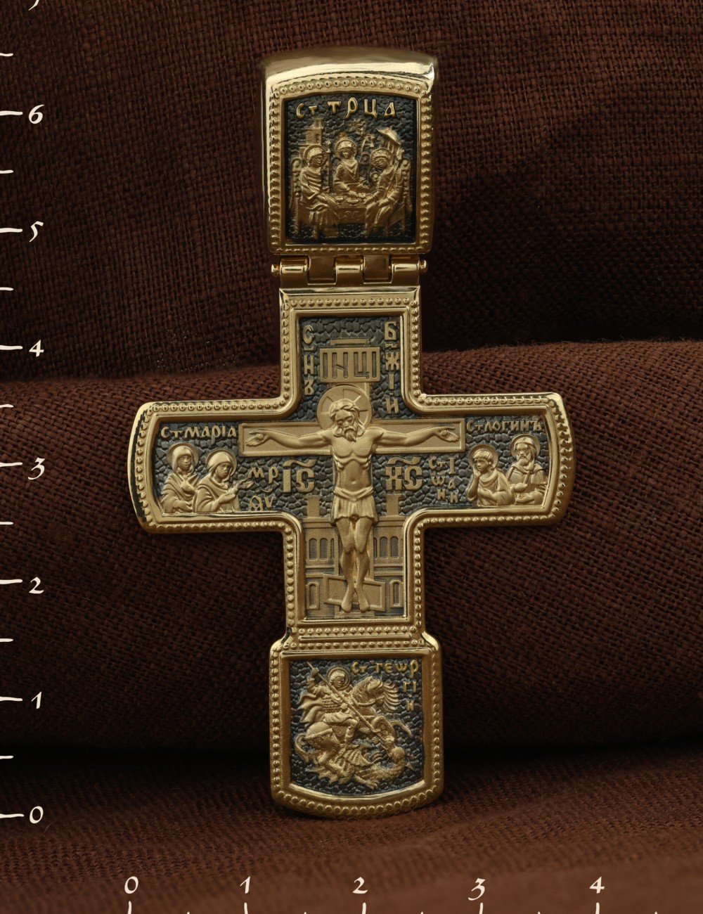 Крест из лимонного золота