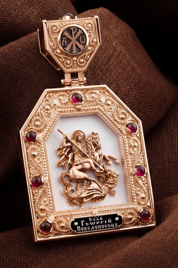 Образок из золота c эмалью и рубином