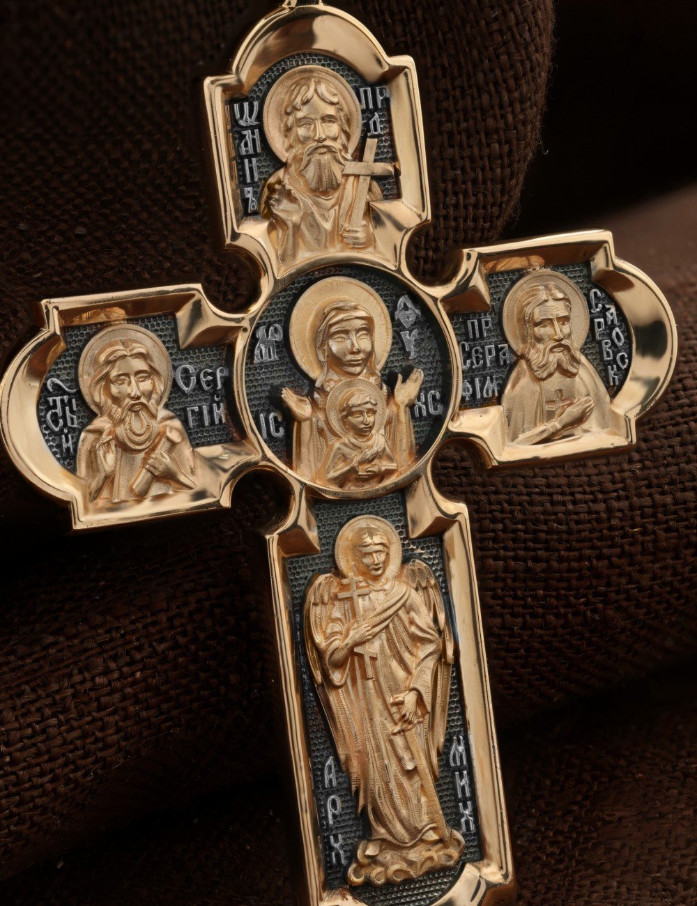 Крест из золота