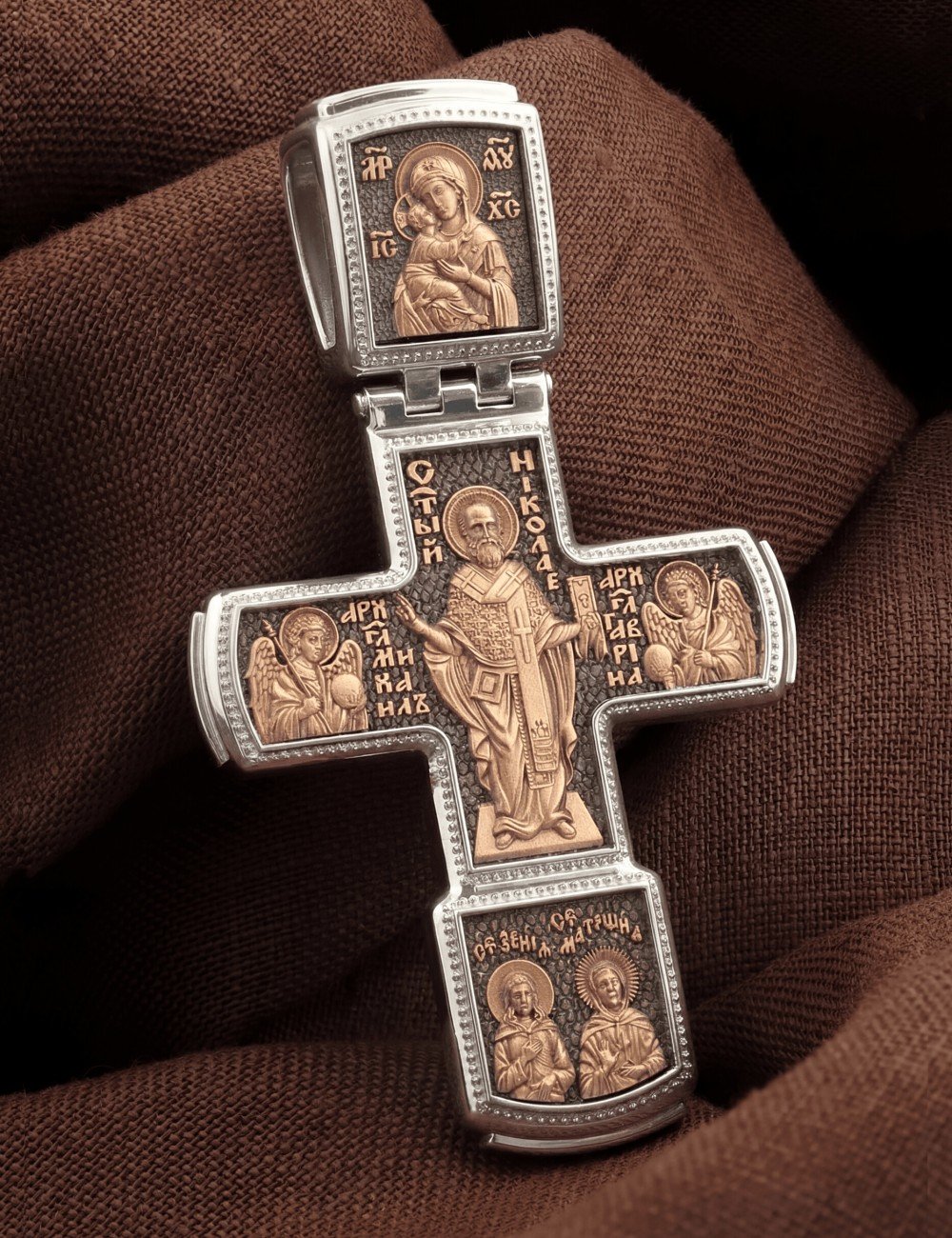 Крест из белого золота