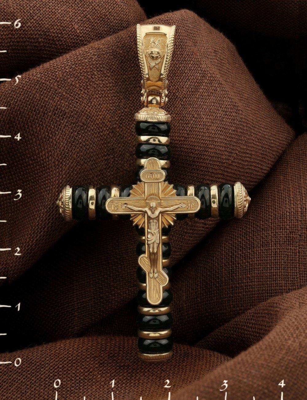 Крест из лимонного золота c ониксом