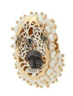 Подвеска из золота c эмалью и жемчугом