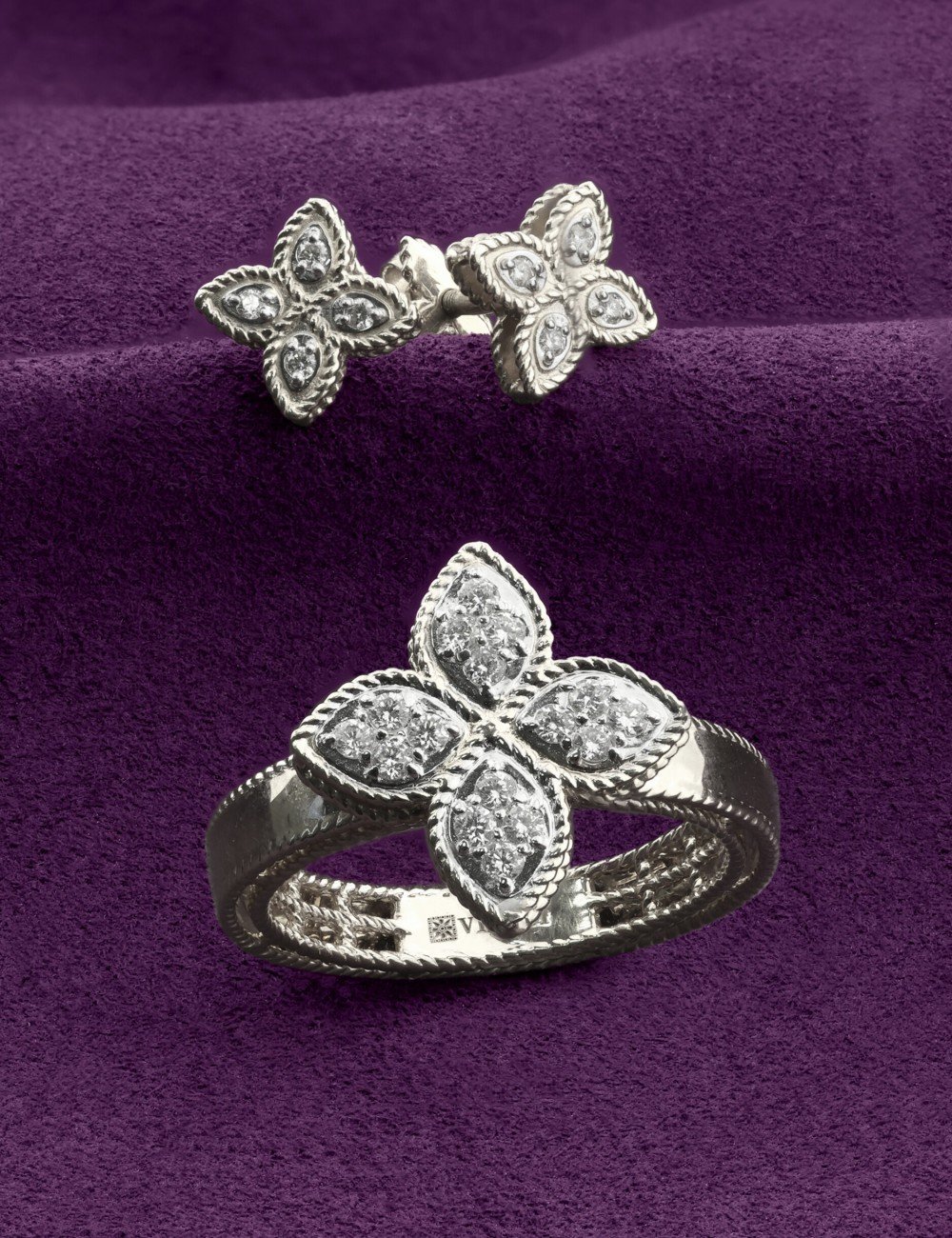 Серьги из белого золота c бриллиантами