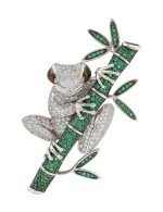 Брошь из белого золота c эмалью, фианитом и дымчатым кварцем