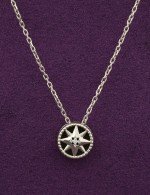 Колье из белого золота c бриллиантами и ониксом