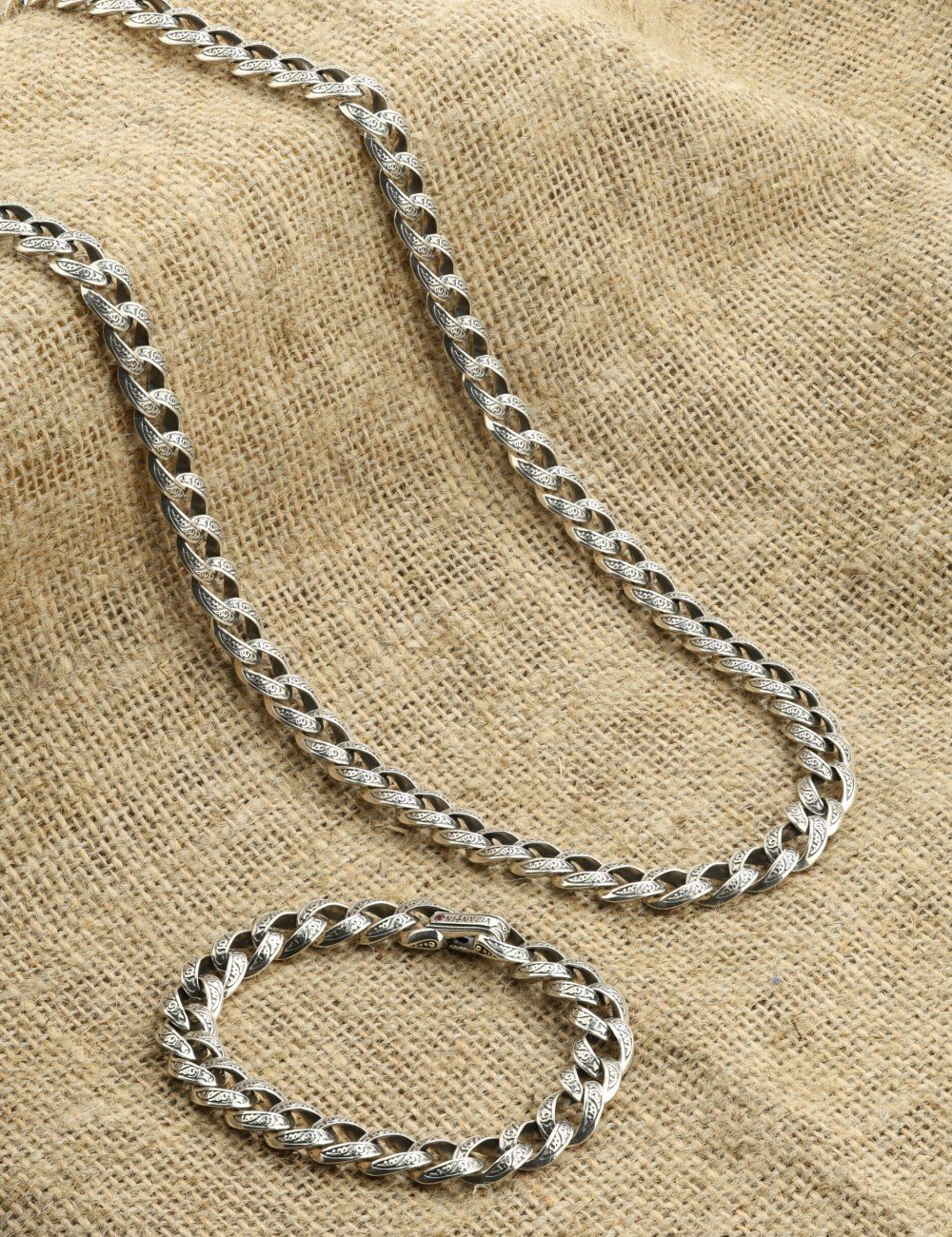 Цепь из серебра c рубином