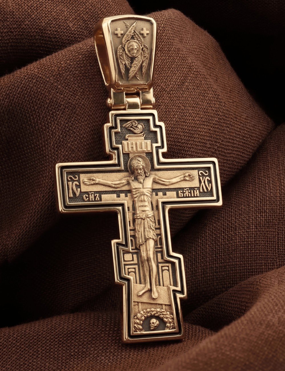 Крест из золота c эмалью