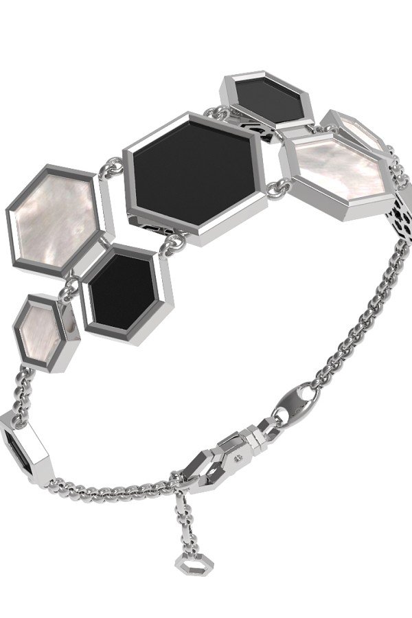 Браслет из белого золота c ониксом и перламутром