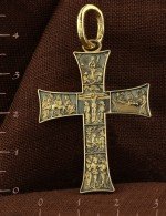 Крест из лимонного золота