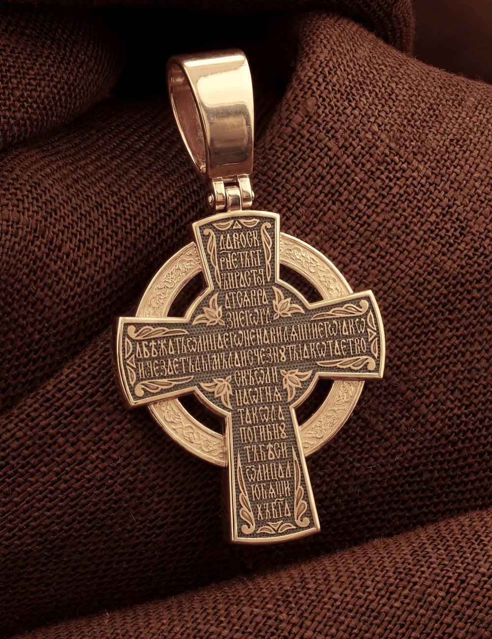 Крест из золота