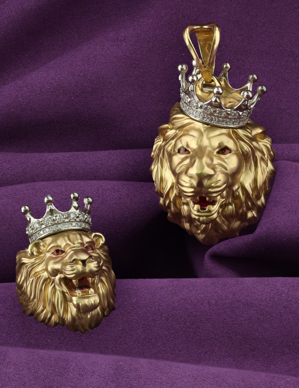 Кольцо из лимонного золота c эмалью и бриллиантами