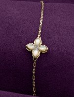 Браслет из лимонного золота c бриллиантами и перламутром