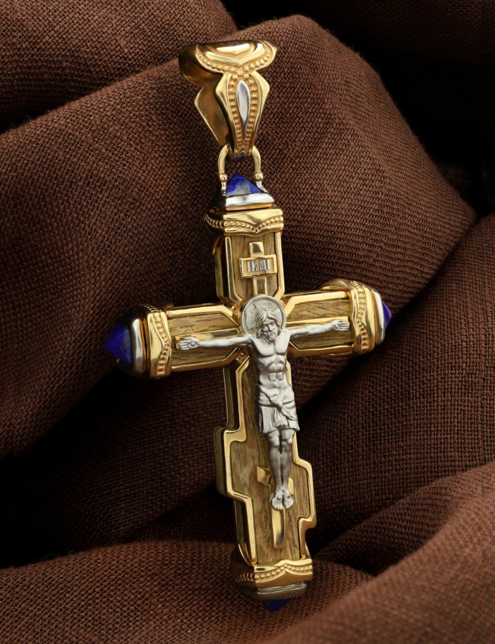 Крест из лимонного золота c лазуритом и железным деревом