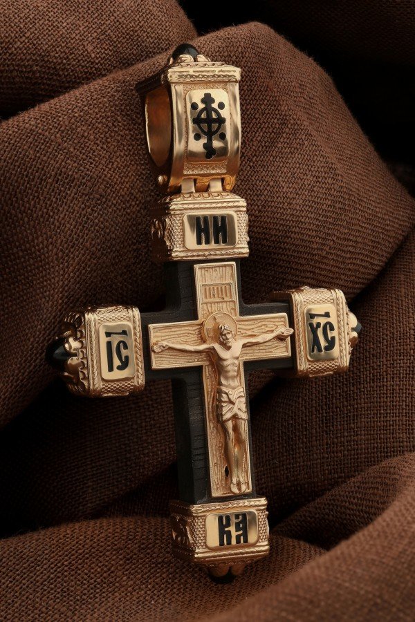 Крест из золота c эмалью, ониксом и эбеновым деревом