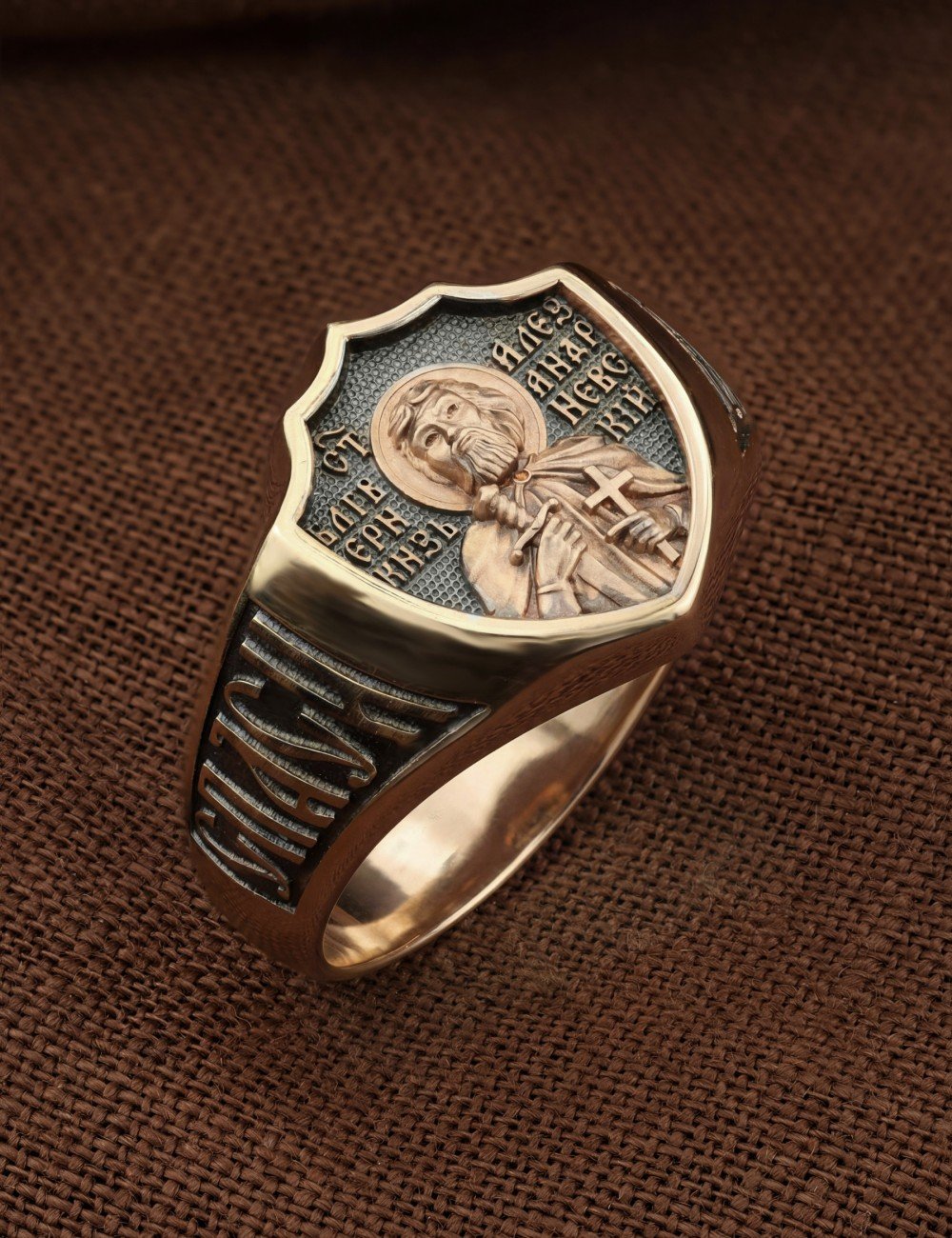 Кольцо из золота