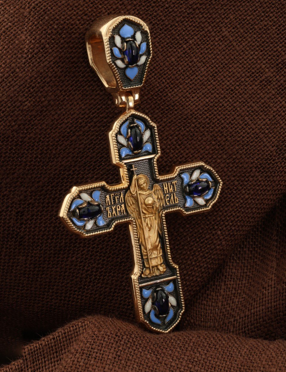 Крест из золота c эмалью и сапфиром