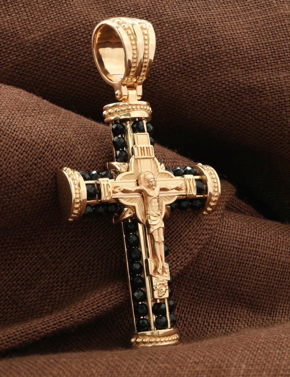 Крест из золота c ониксом