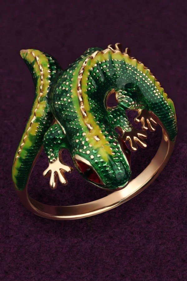 Кольцо из золота c эмалью