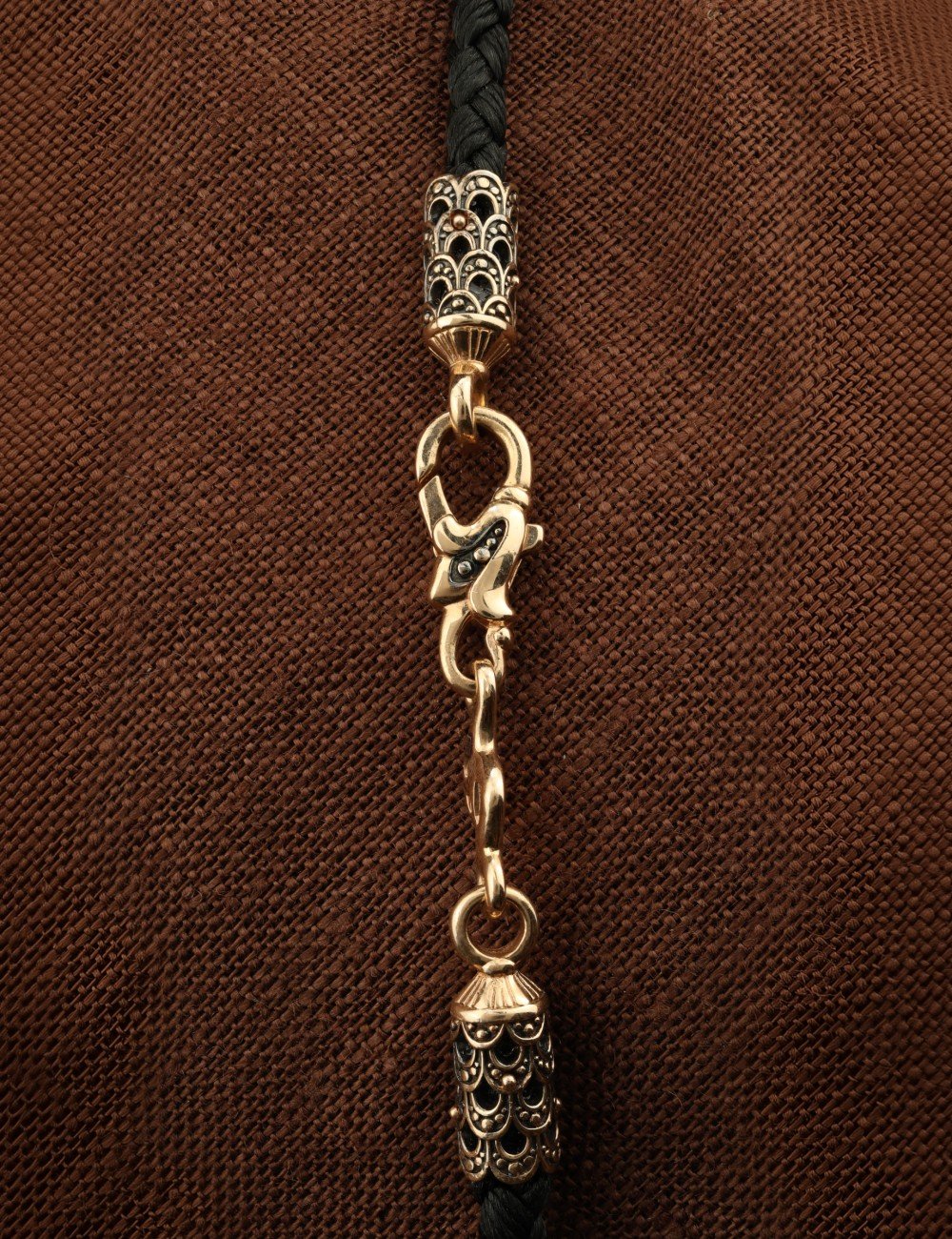 Шнурок шёлковый из золота c шёлковым шнурком