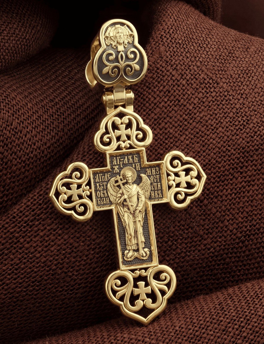 Крест из лимонного золота