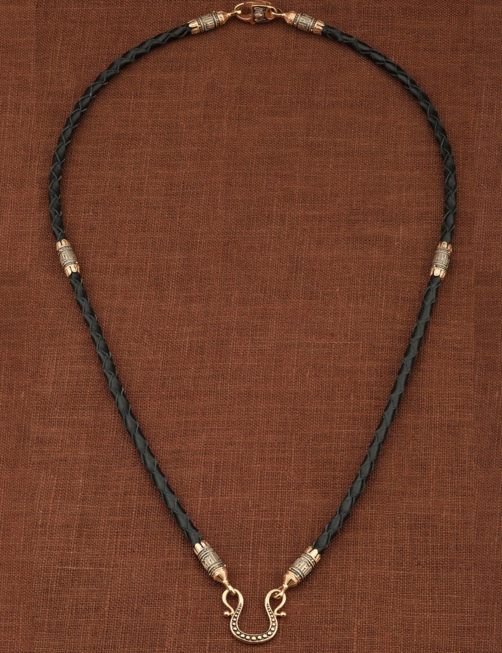 Гайтан из золота c кожаным шнурком