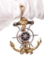 Подвеска из лимонного золота c ониксом и эбеновым деревом