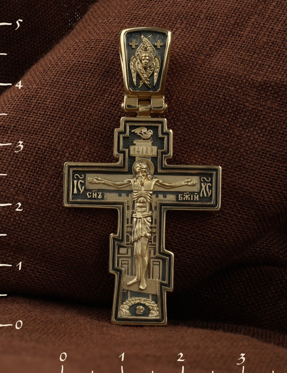 Крест из лимонного золота