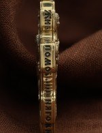 Крест из лимонного золота