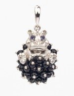 Подвеска из белого золота c эмалью и ониксом