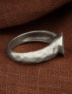 Кольцо из белого золота