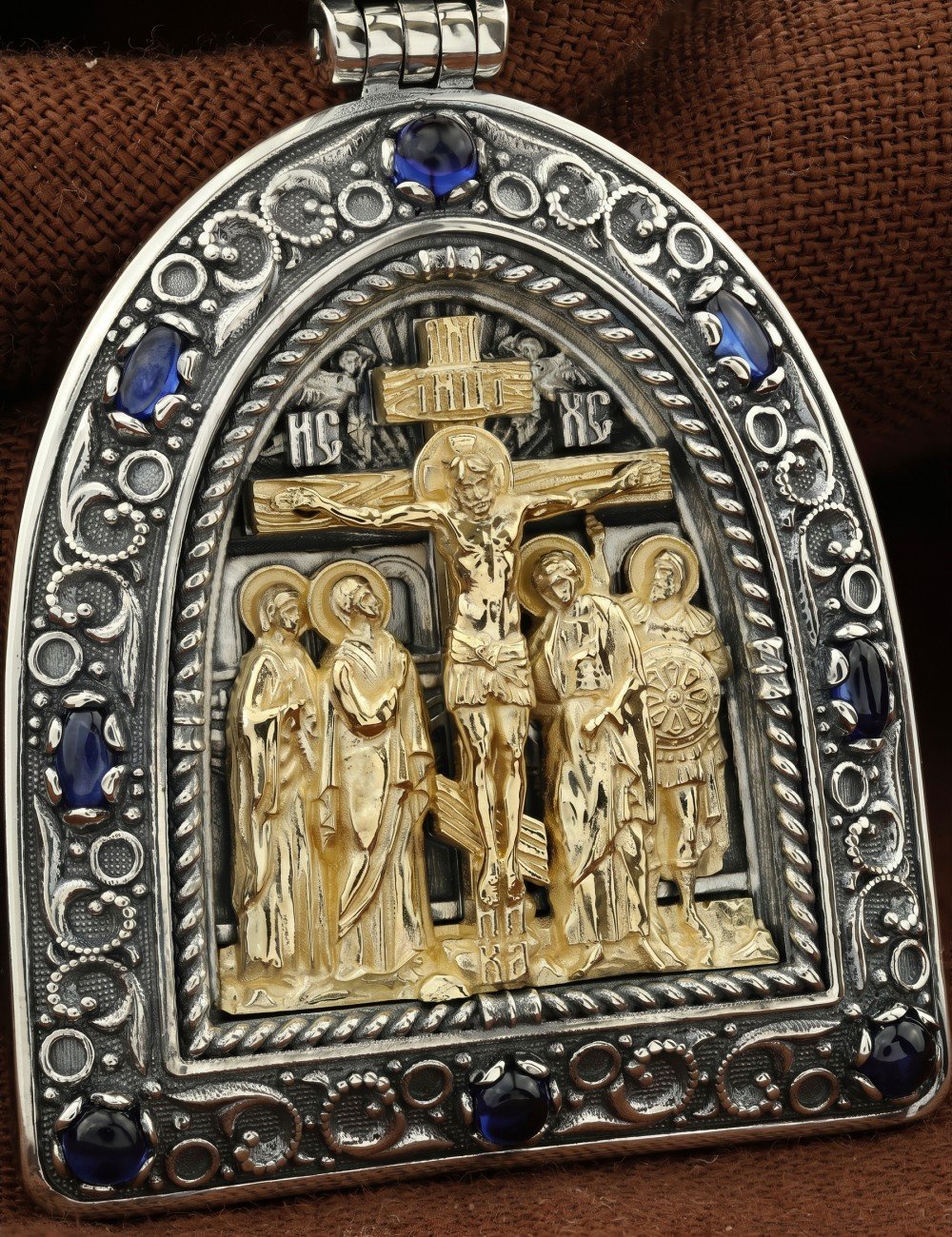 Образок из серебра 925 пробы и золота 585 пробы c сапфиром