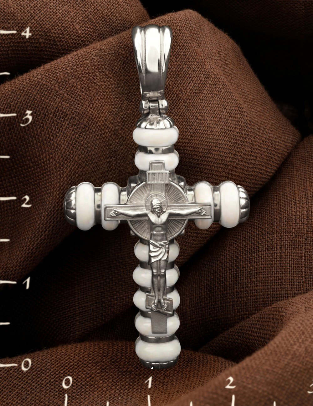 Крест из белого золота c кахолонгом