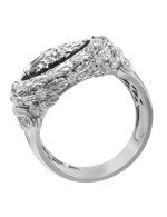 Кольцо из белого золота c бриллиантами и ониксом