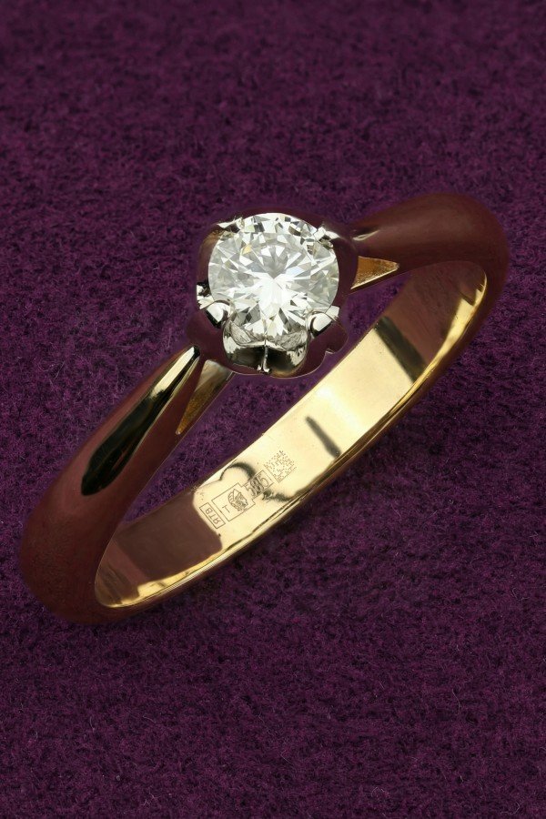 Кольцо из лимонного золота c бриллиантами