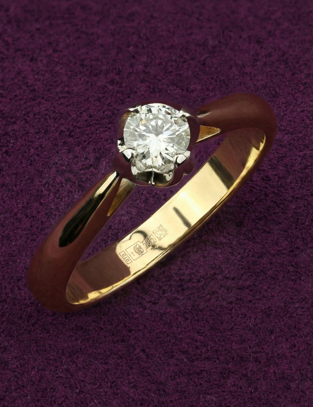 Кольцо из лимонного золота c бриллиантами