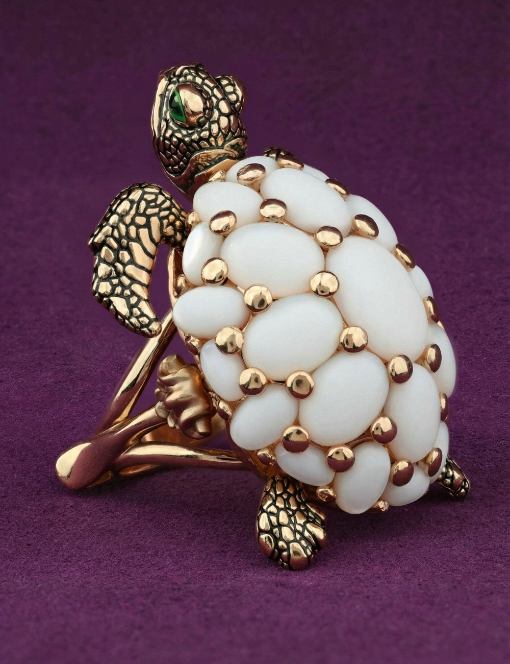 Кольцо из золота c эмалью и бивнем мамонта