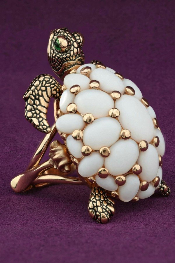 Кольцо из золота c эмалью и бивнем мамонта