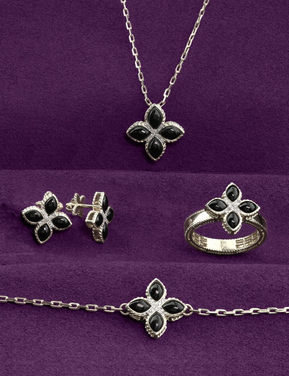 Серьги из белого золота c бриллиантами и ониксом