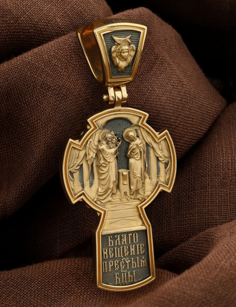 Крест из лимонного золота