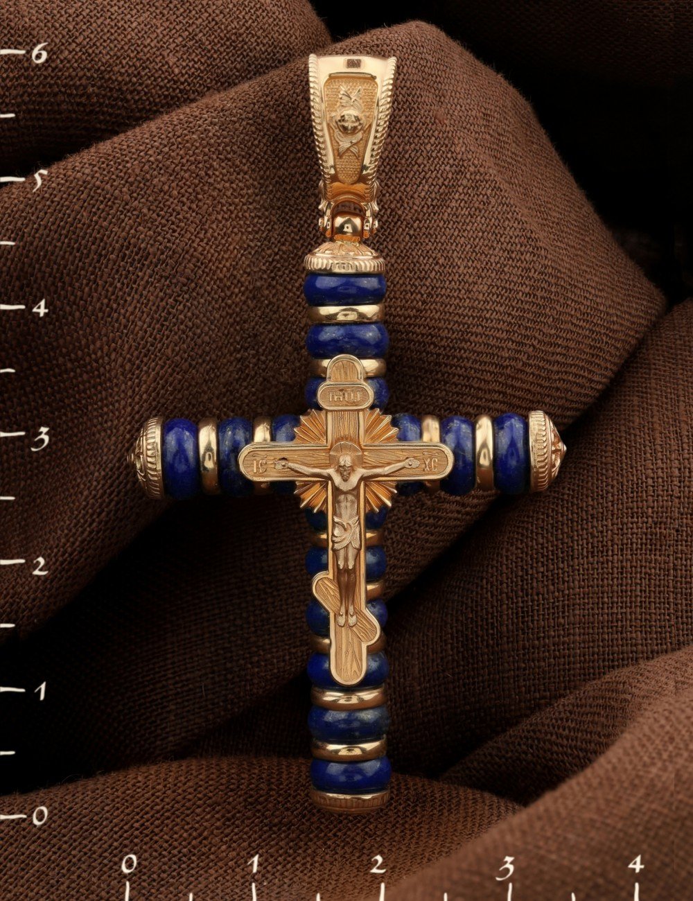 Крест из золота c лазуритом